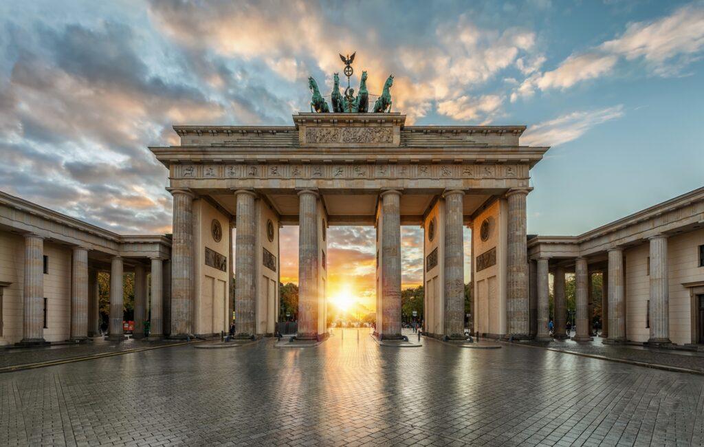 Sonnenaufgang am Brandenburger Tor | Escort Berlin